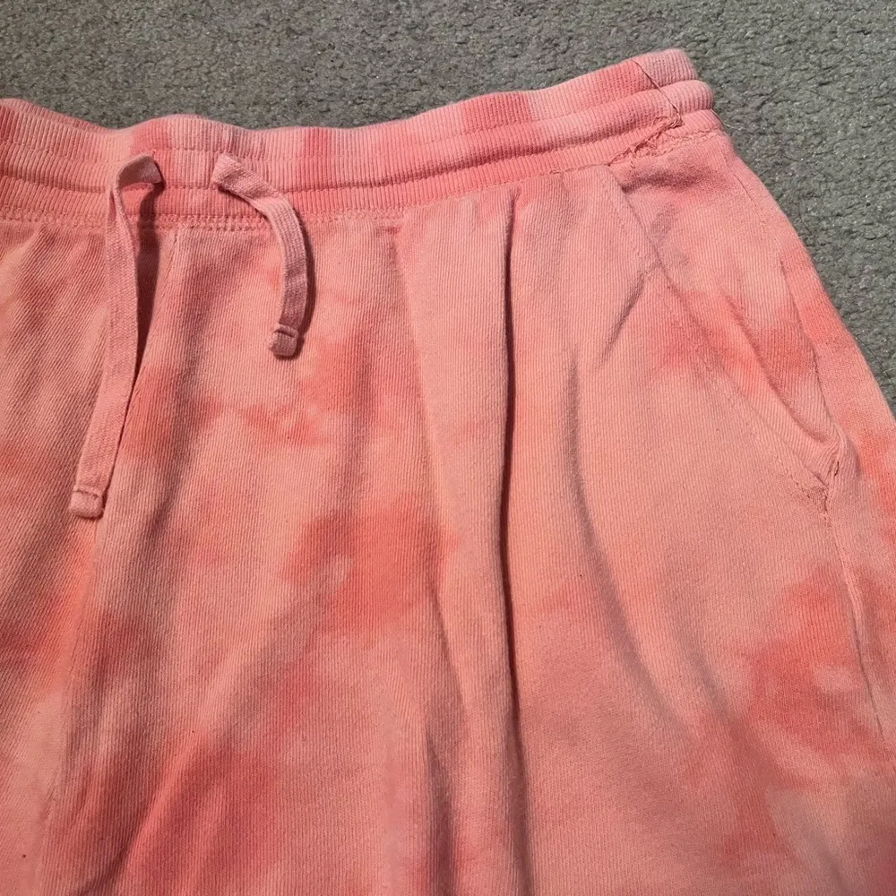 OLD NAVY Women’s Coral Tie-Dye Lounge Sweat Shorts - Image 5