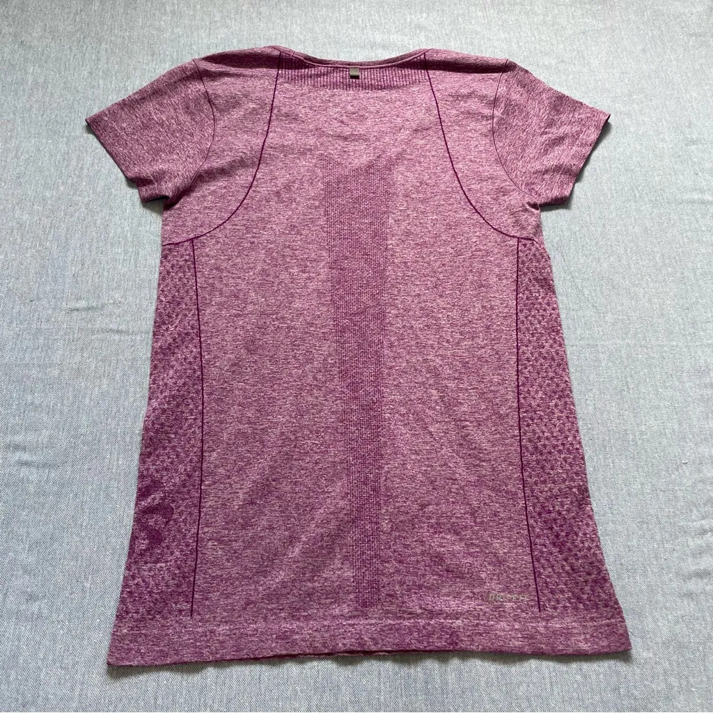 🛎️ 5/$20 Nike Short Sleeve Active Size S - Image 5