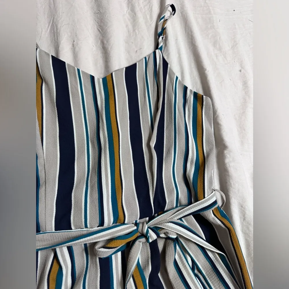 Monteau Jumper size Large; zipper back; open leg; like new - Image 3