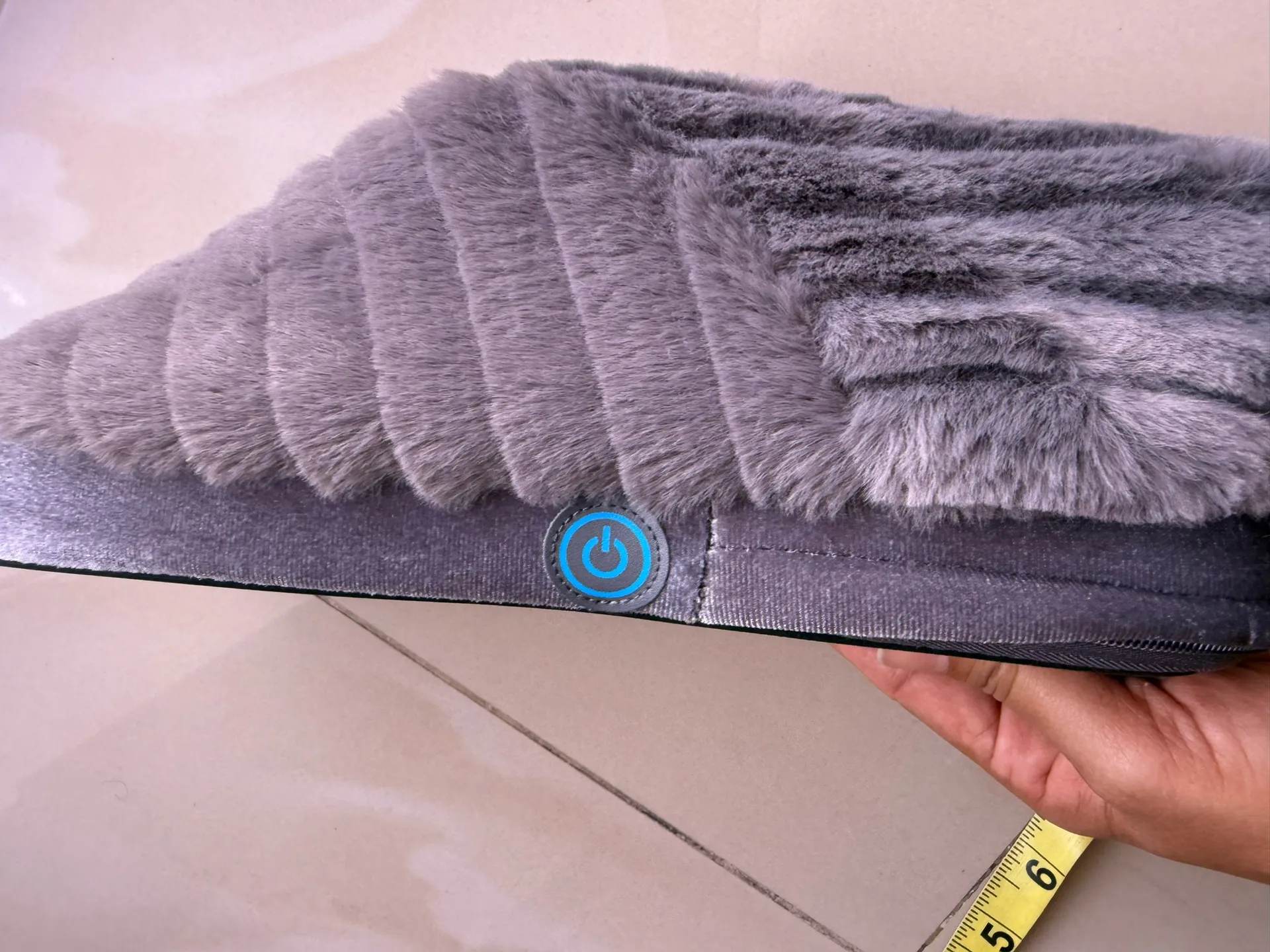 Bootie Slippers Faux Fur adult Unisex, pair of gray faux fur bootie slipper Size 8.5 - Image 6