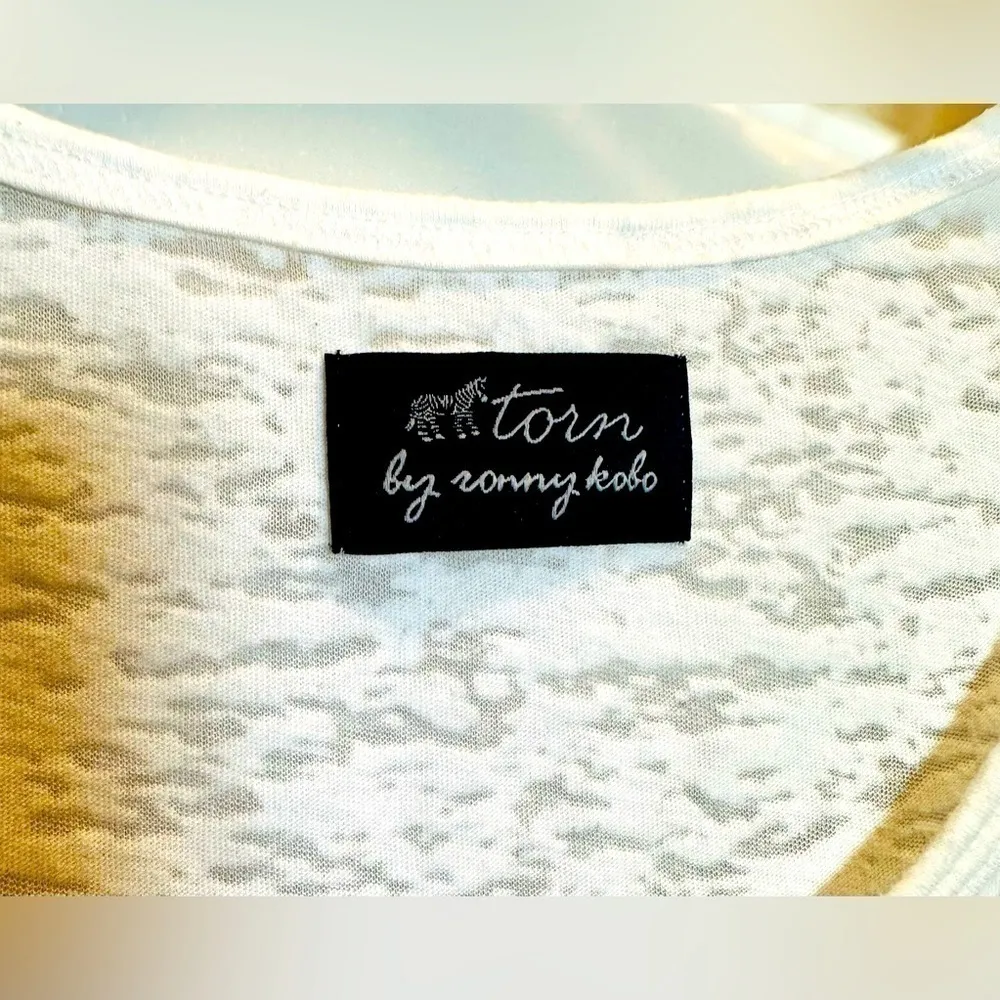 Torn By Ronny Kobo Lightweight Graphic Tee Women's XS White Red Birds‎ - Image 3