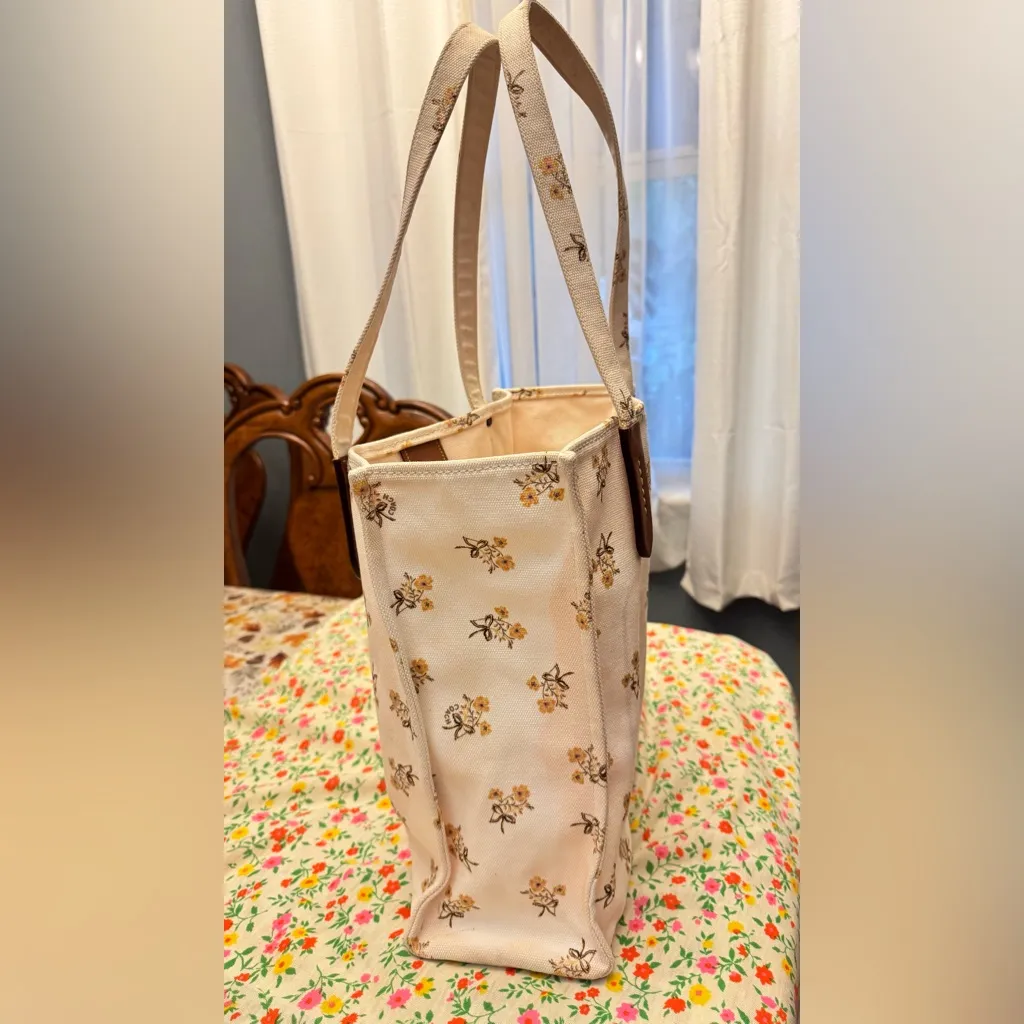 Coach Floral Canvas Tote - Cream and Brown - Image 3