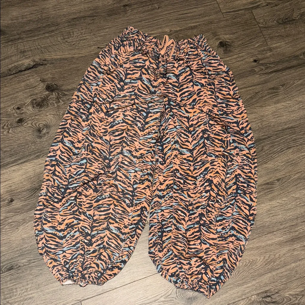 Free People Zephyr Balloon Pants size small Orange - Image 2