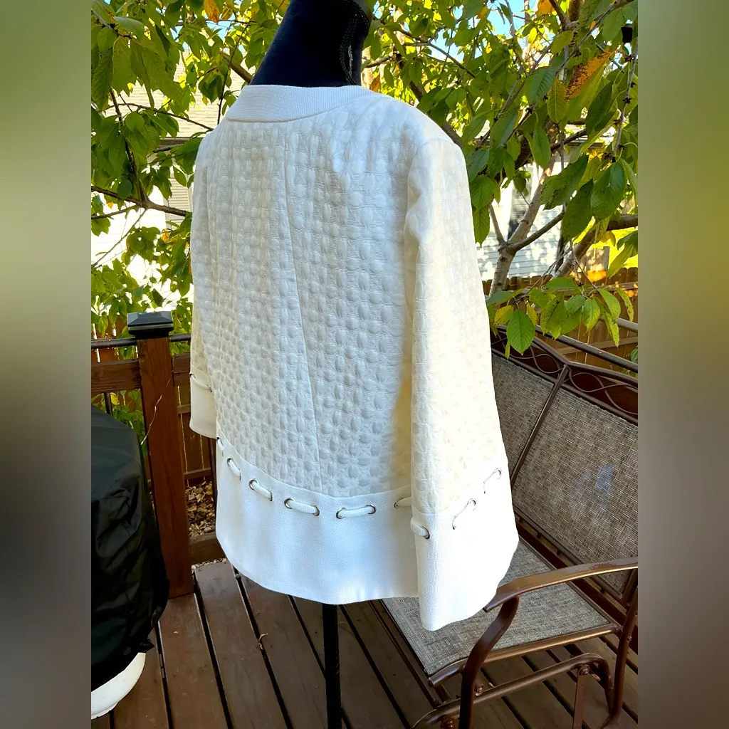 Ladies DRESSY and ELEGANT blazer🌹🌹 White Size 16W - Image 5