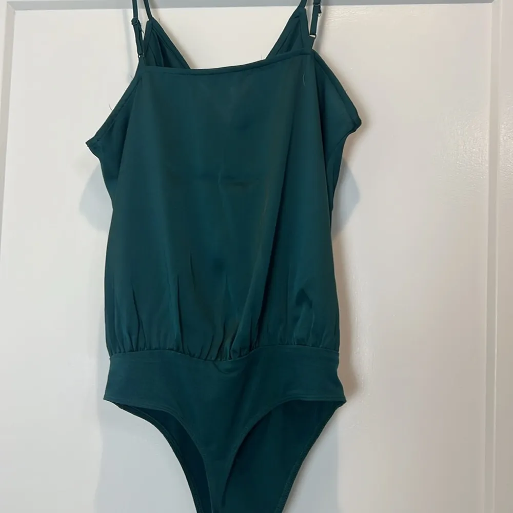 Express Deep Teal V-Neck bodysuit size small. NWT! - Image 10