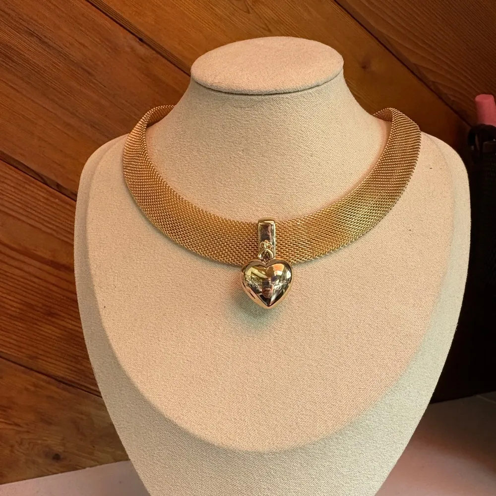 Gold Choker Necklace W/Heart Pendant - Image 3