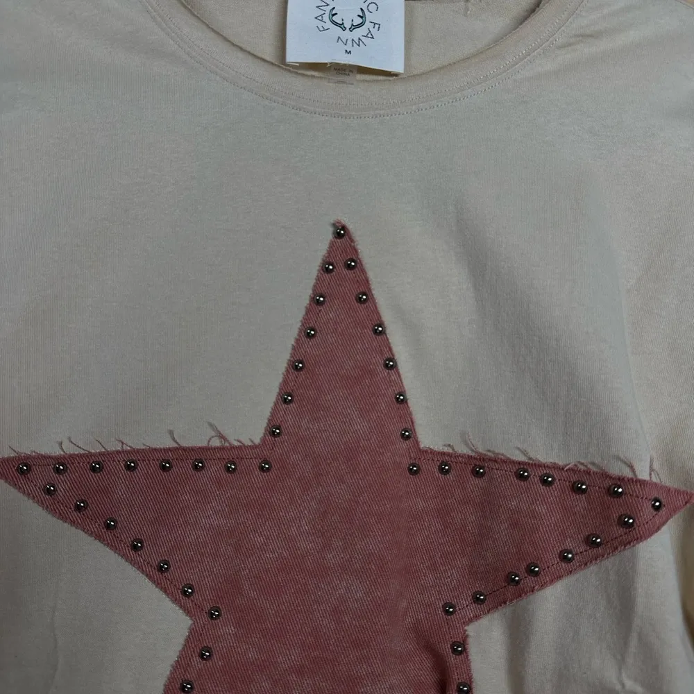 Beige T-Shirt with Pink Star Design - Image 3