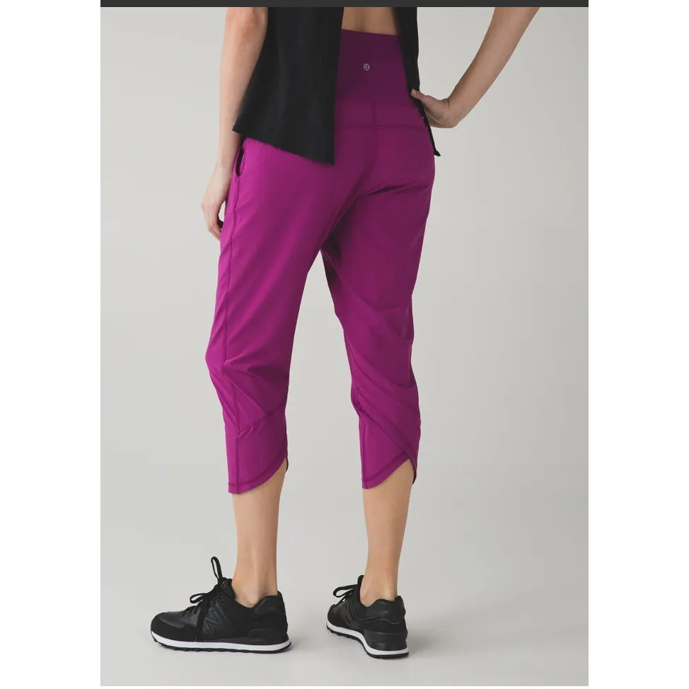 Lululemon Tranquil Crop Size 6 regal Plum - Image 2