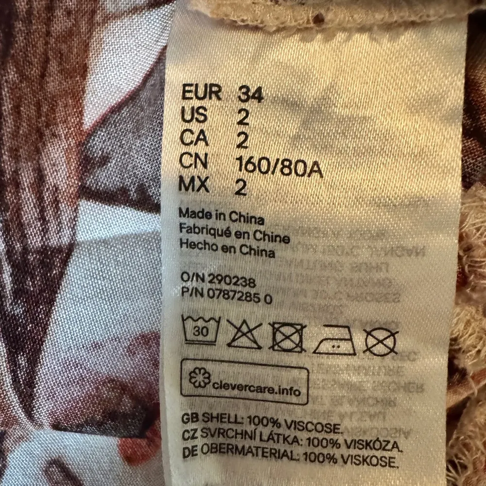 H&M 100% Viscose Romantic Red and Cream Floral Long Sleeve Dress Size 2 D16 - Image 10