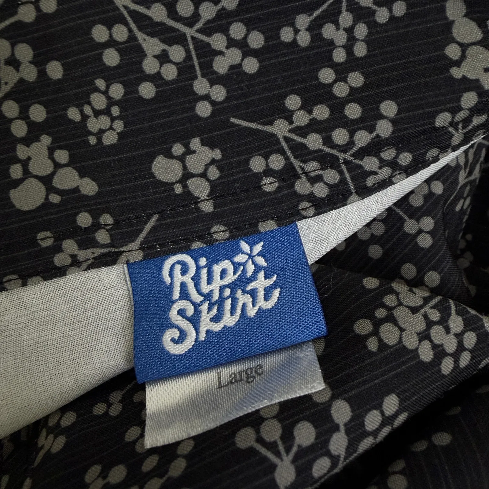 Ripskirt Hawaii Length 4 Large Wrap Skirt Inky Botanical Black Floral Beach Long - Image 8