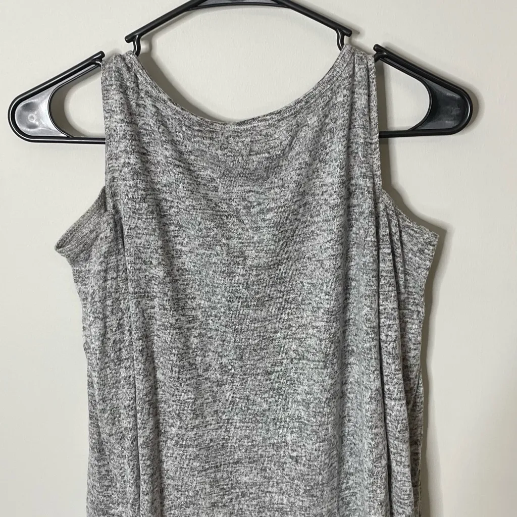 Hollister Must Have Collection Long Sleeve Top Heathered Gray XS Excellent Cond - Image 5