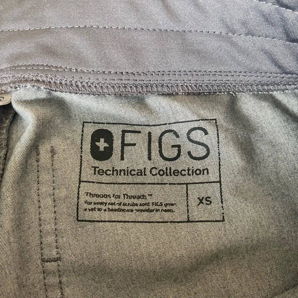 Women’s Figs Technical Collection Zamora Joggers Scrub Pants Gray Size XS - Image 5