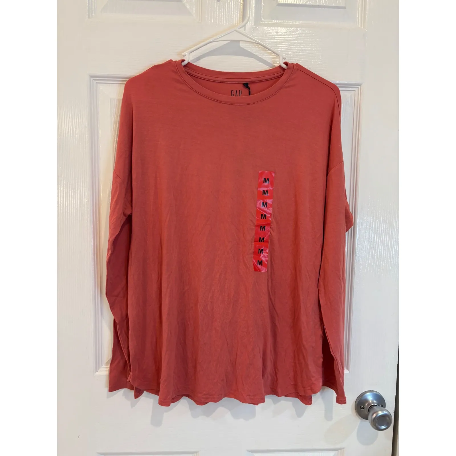 GAP Womens Long‎ Sleeve Crew Neck T-Shirt Top, Size Medium, Coral - Image 2