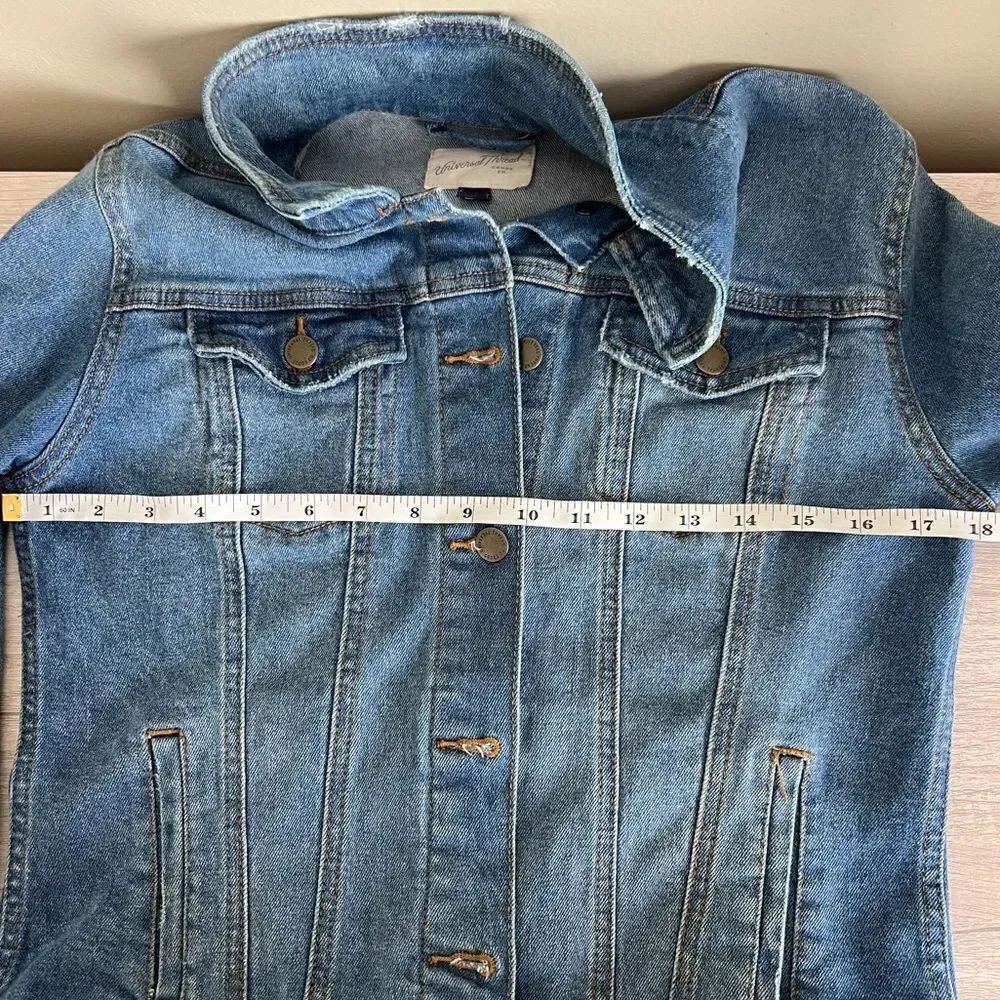Universal Thread Medium Wash Lightly Distressed
Jean Jacket Size Small - Image 14