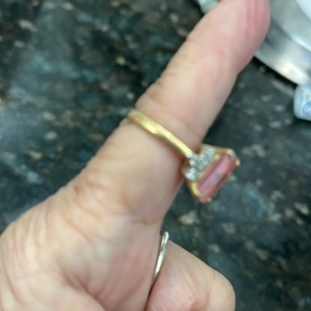 Vintage Emerald Cut Piink Stone & Diamonds? ring size 8 Gold - Image 2