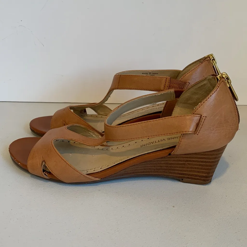 Adrienne Vittadini Women’s Size 6.5 Light Brown Leather Strappy 2” Wedge Sandals - Image 3