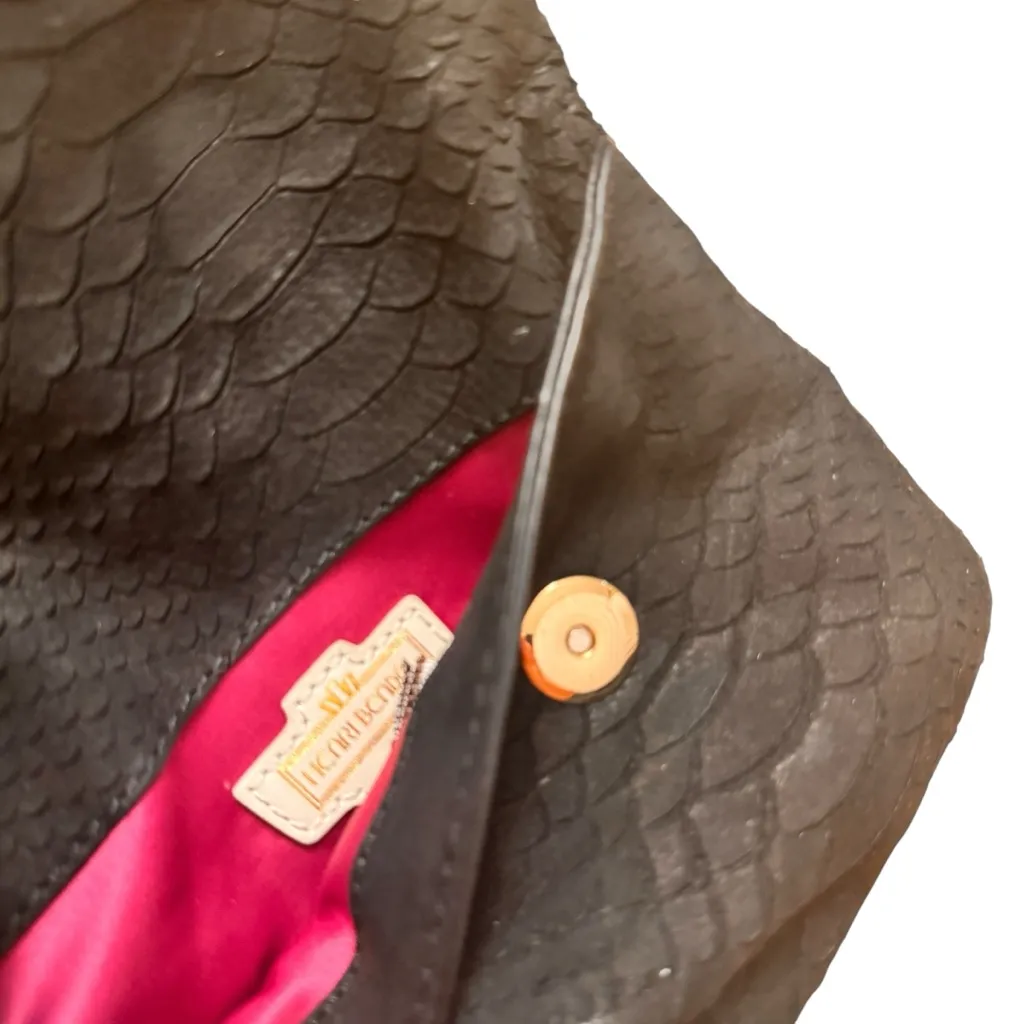 Henri Bendel Black Embossed Leather Wristlet Clutch 7x5 Gold Chain Rare Bag GUC - Image 8