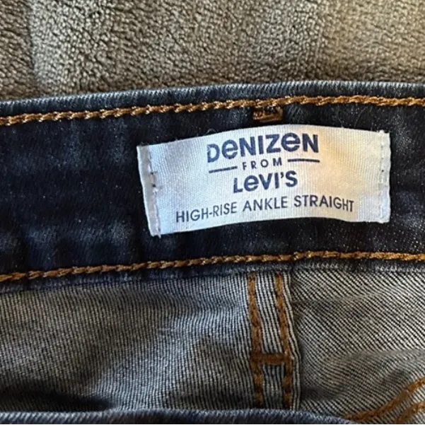 Denizen from Levi's Women's Straight Leg Jeans - Navy - Image 4