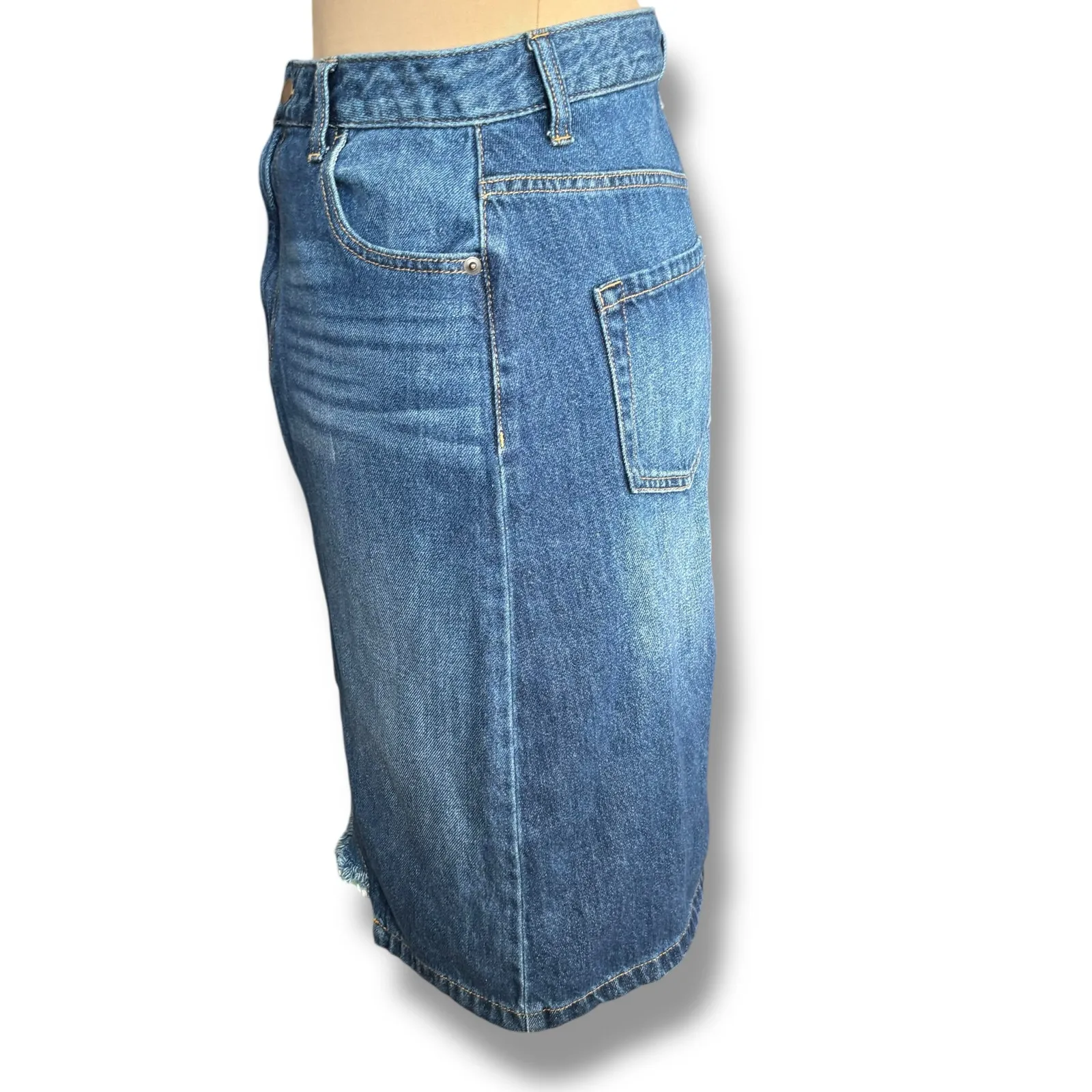 Time and Tru Denim Midi Skirt Size 8 Dark Wash Frayed Hem Patchwork Retro Blue - Image 4