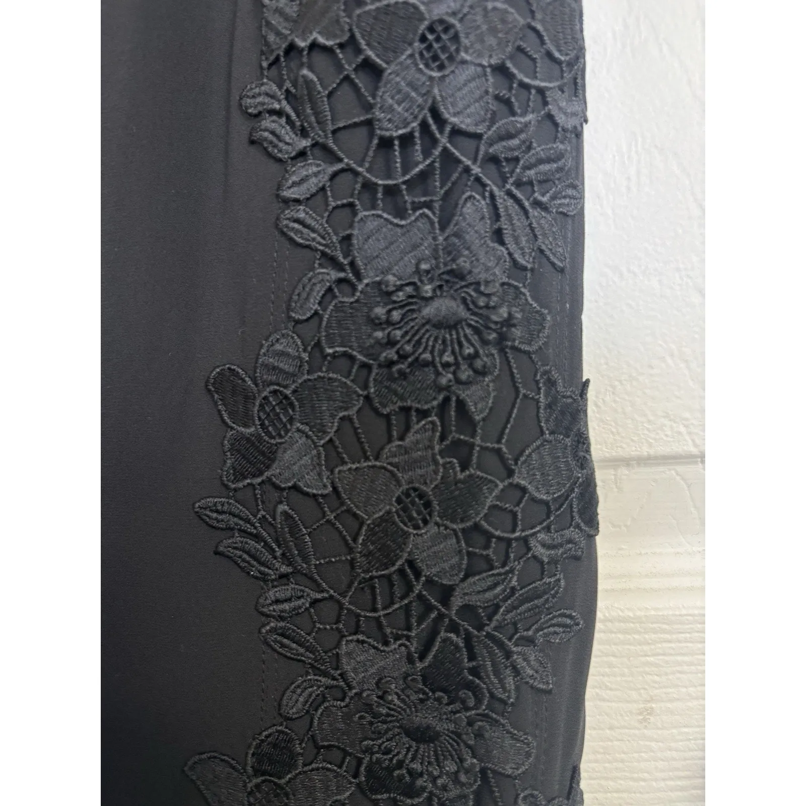 Elie Tahari Black Floral Lace Joggers Size Medium Pull On Fairy Grunge Gothic - Image 3