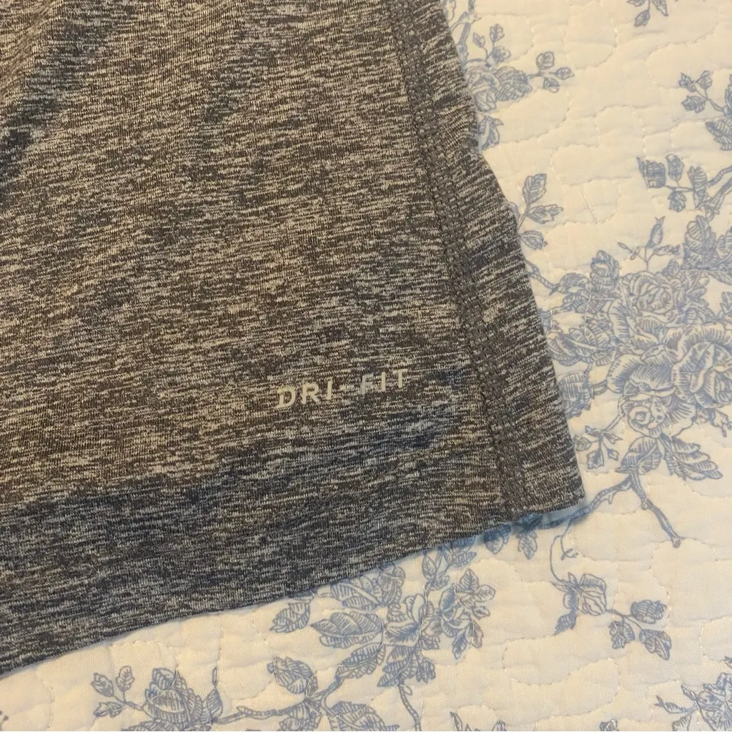 Nike Running Dry-Fit Heathered Gray Quarter-Zip Pullover Size Large - Image 10