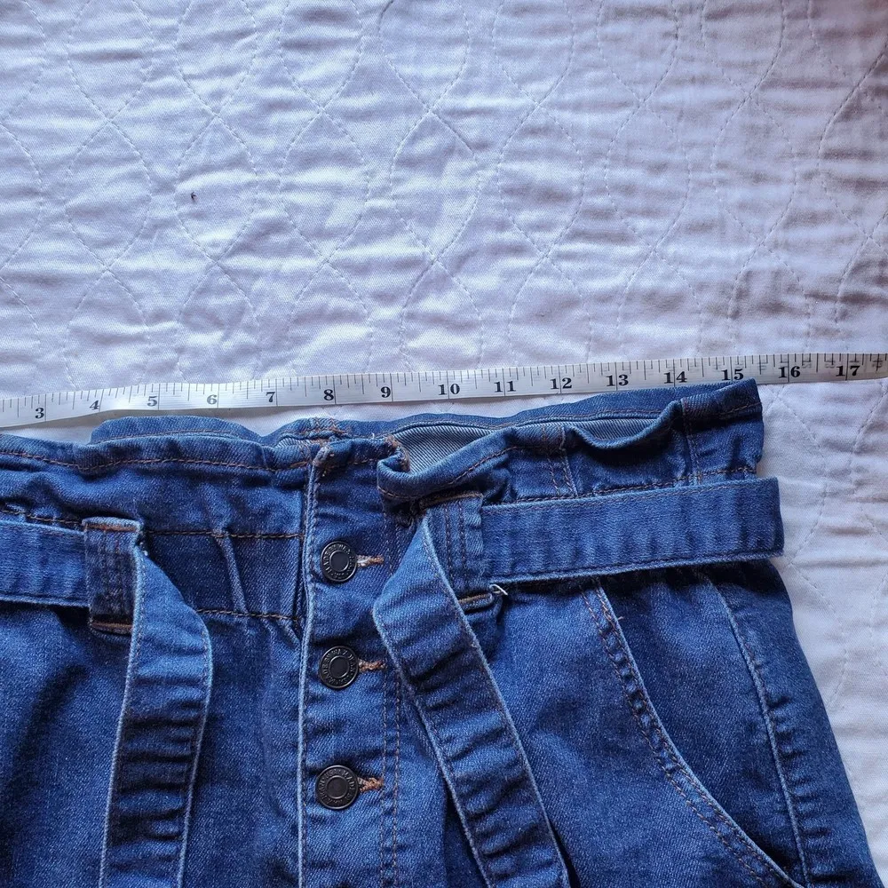 Women's High Waisted size M paperbag elastic with tie waist Denim jeans Shorts - Image 8