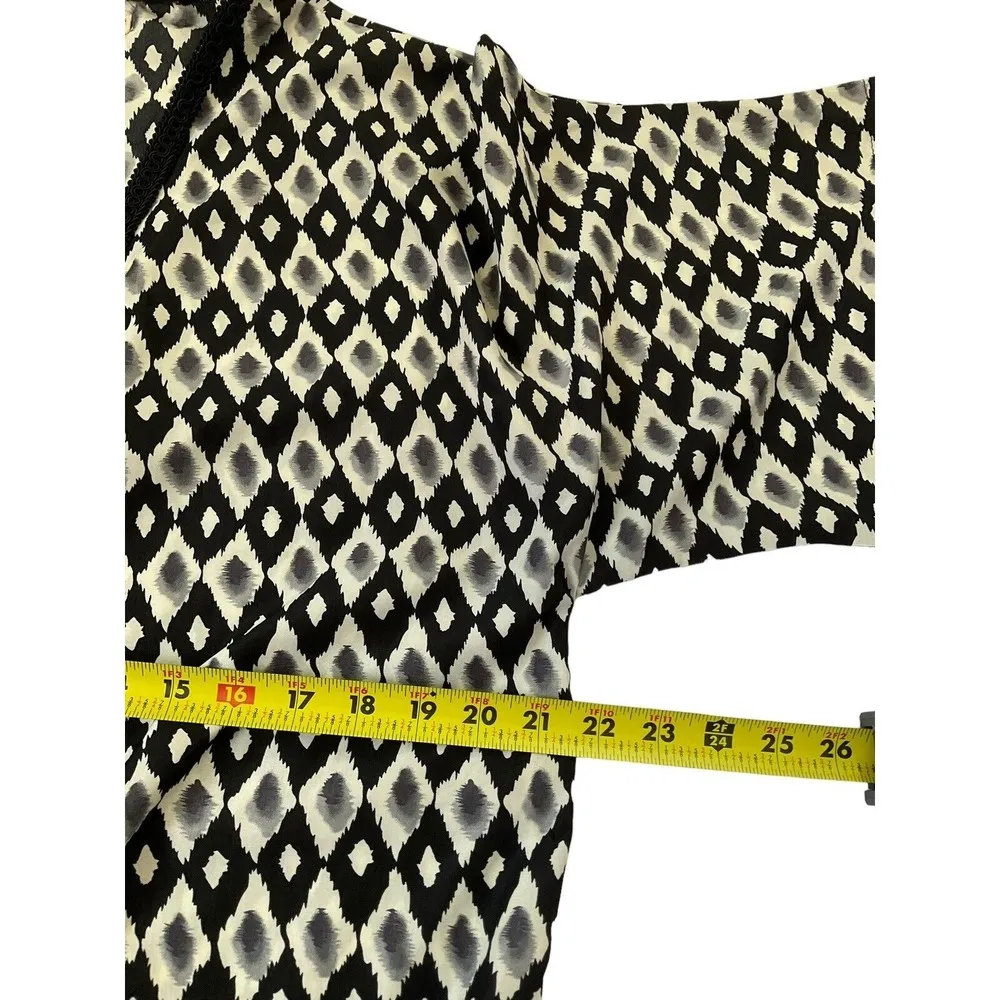 Altar'd State Cover Up Cardigan Fringe Size M/L Black White 18-676 - Image 7