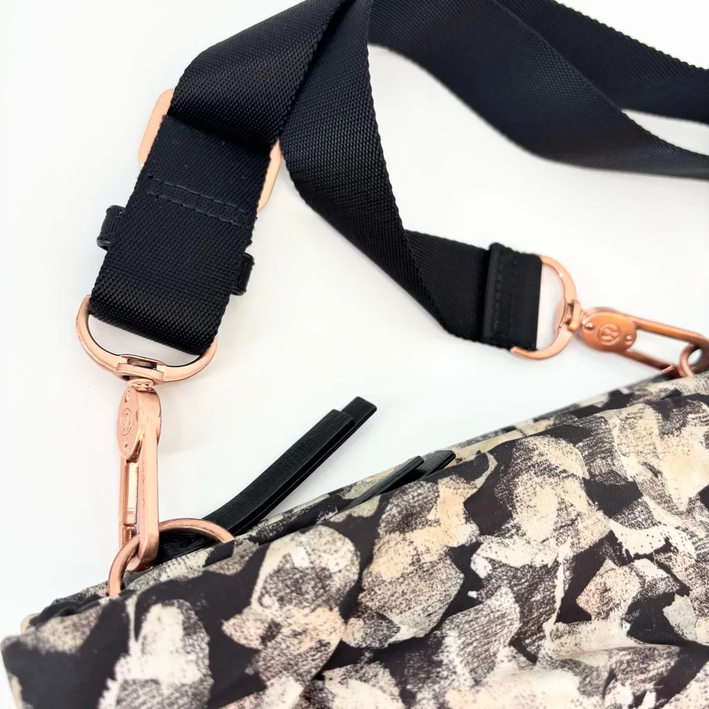 Lululemon Hip To Be Free Bag Mystic Jungle Butter Pink Black - Image 3