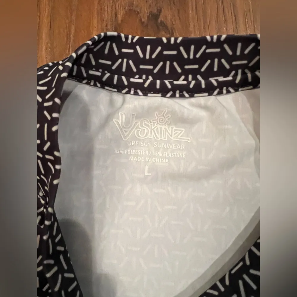 UV SKINZ Women's large Black UPF 50+ Short Sleeve Crew Neck Sun Shirt - Image 2