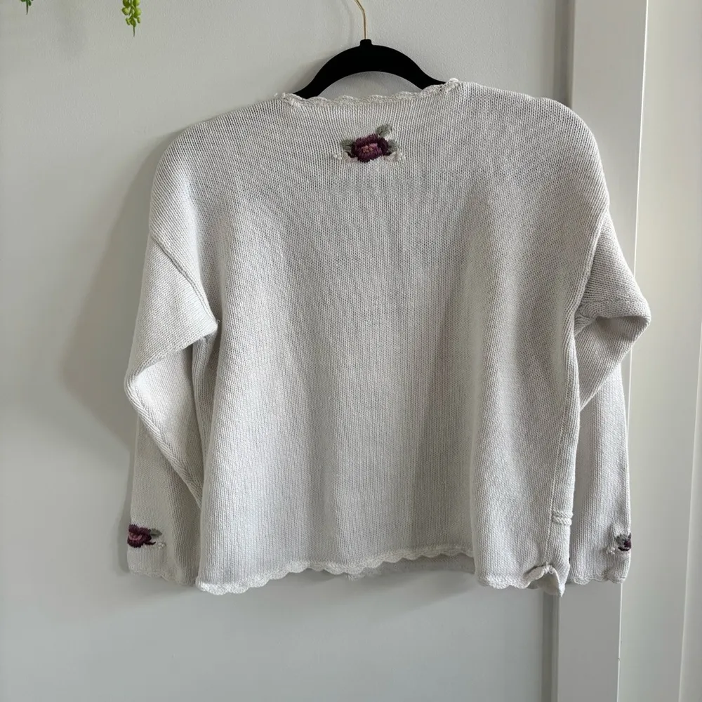 Handmade Vintage Women's Unique Floral Knit White Sweater Button Details Medium - Image 7