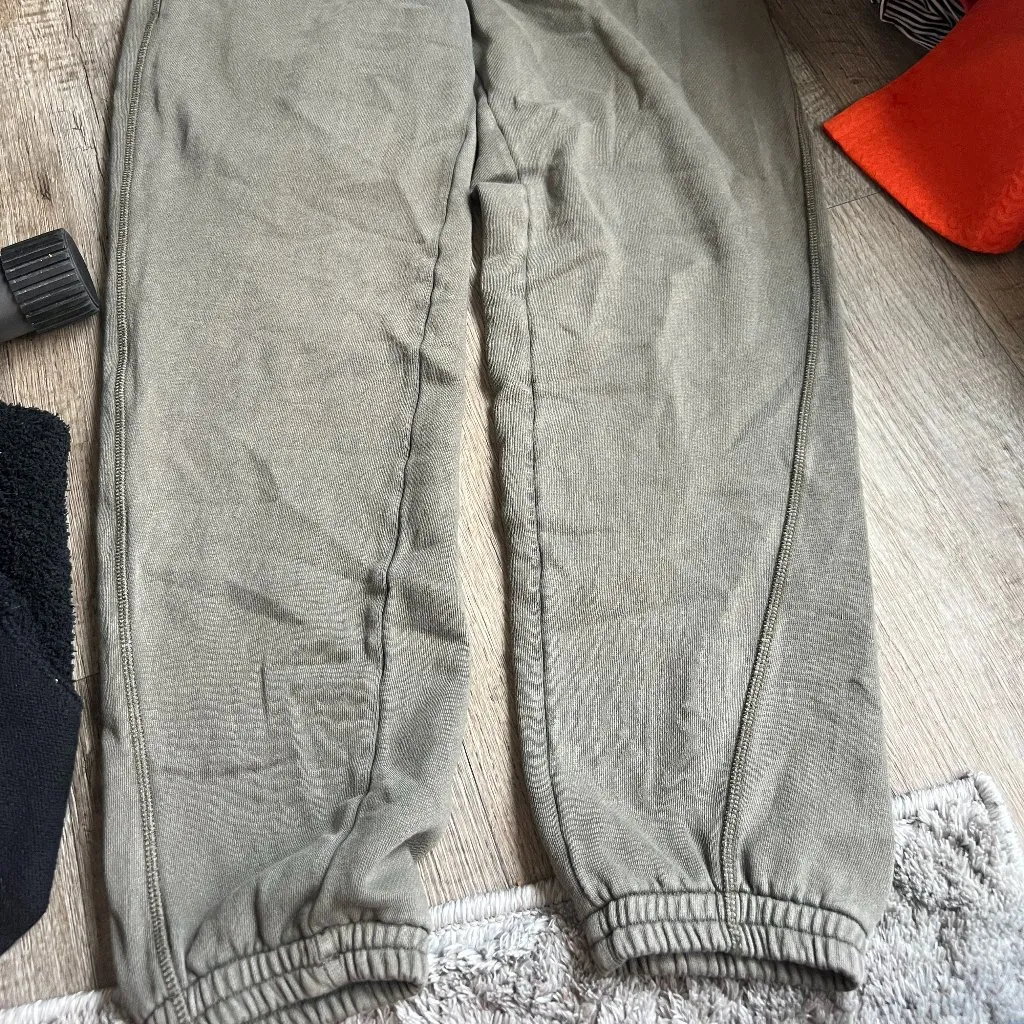 Aerie medium lounge pants - Image 2