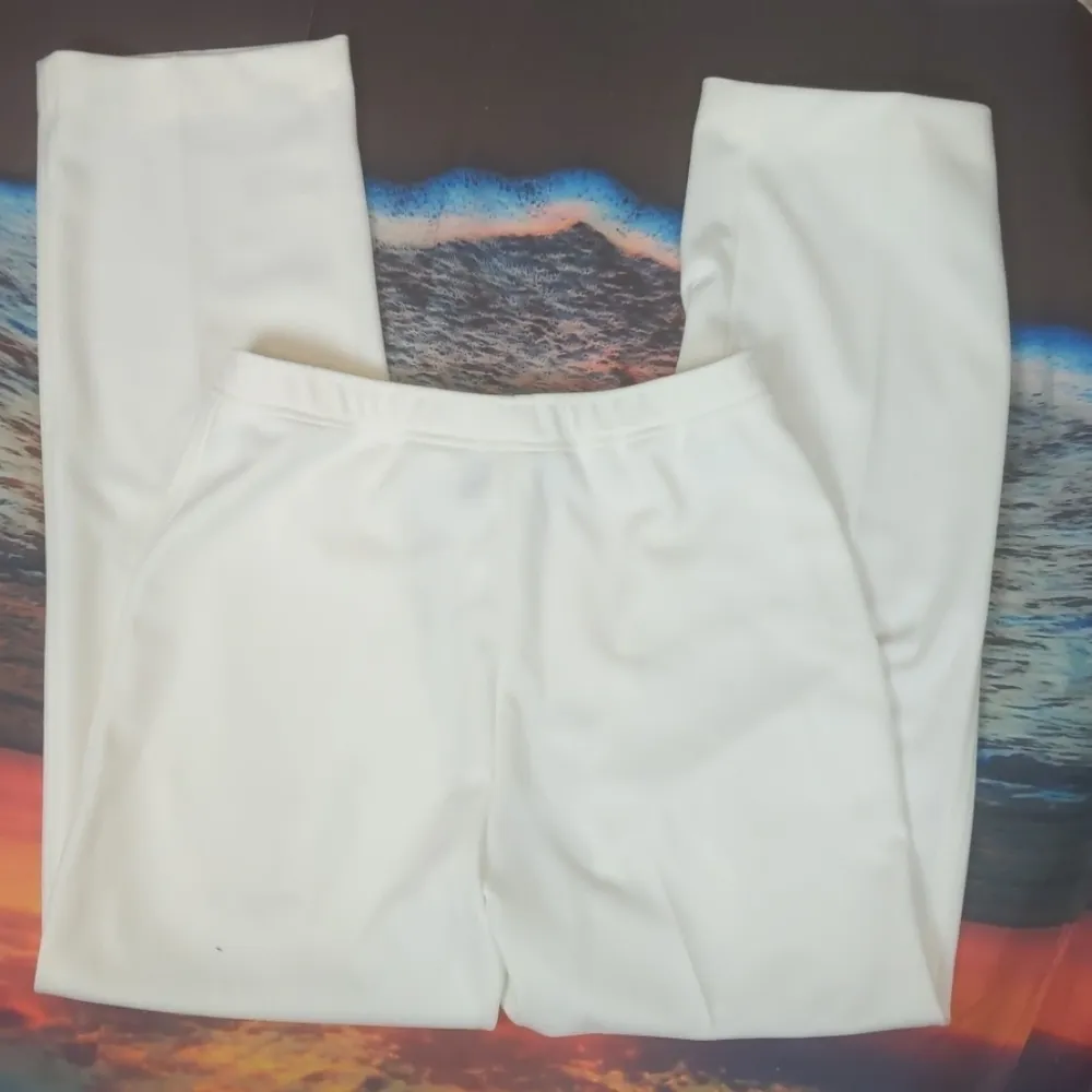 Givenchy sport off white pants size 16 - Image 4