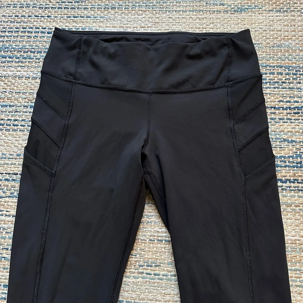 Illumina Crop Leggings in Black Reflective Size 6 - Image 3