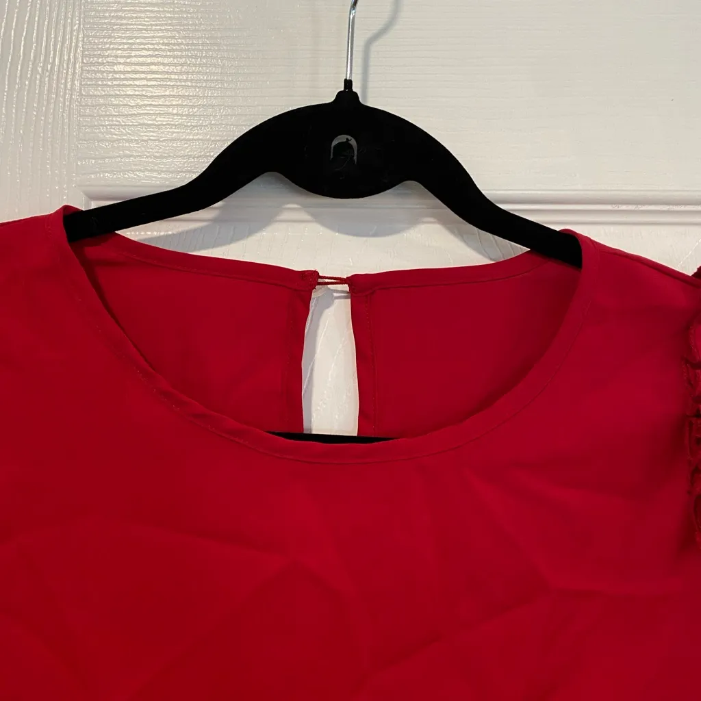 Cupshe NWT  Size L Red Ruffle Button Back Cap Sleeve Blouse - Image 5