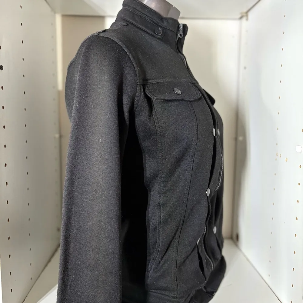 Woman’s van shibuya black jacket size smalll - Image 12