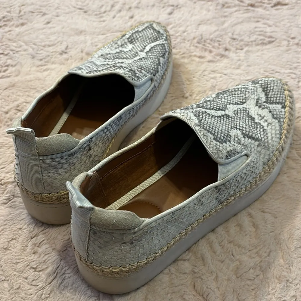 shoes in size 9.5M - Image 15