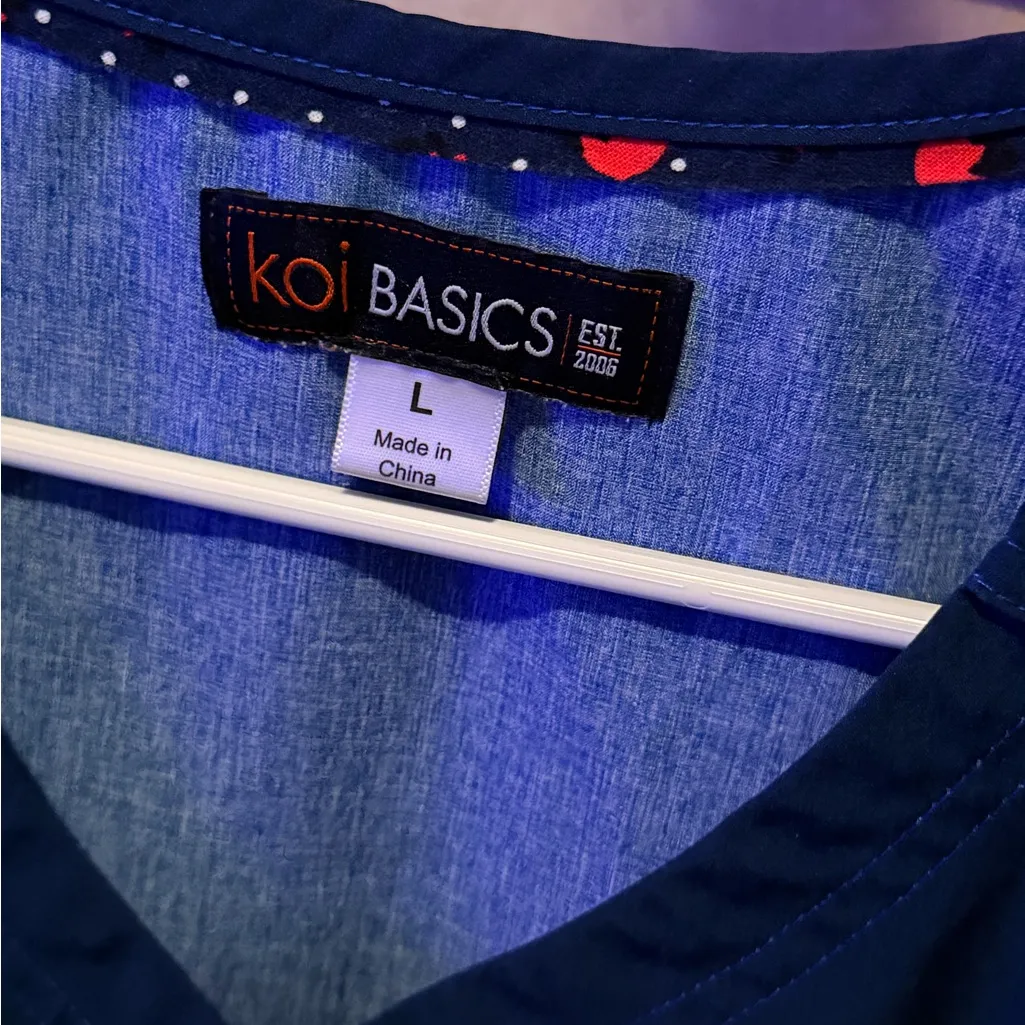 Koi Deep Blue Ombré Scrub Top Size L - Image 5