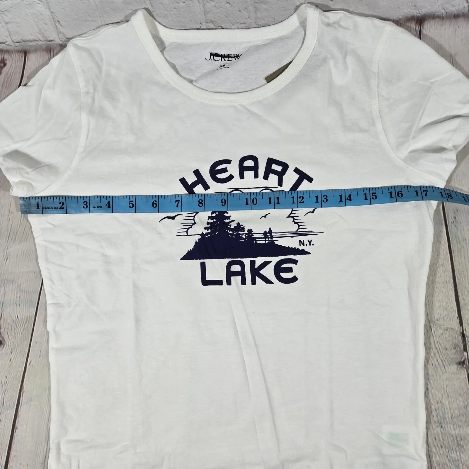 J. Crew Fitted Heart Lake graphic T-shirt XS NWT‎ - Image 7