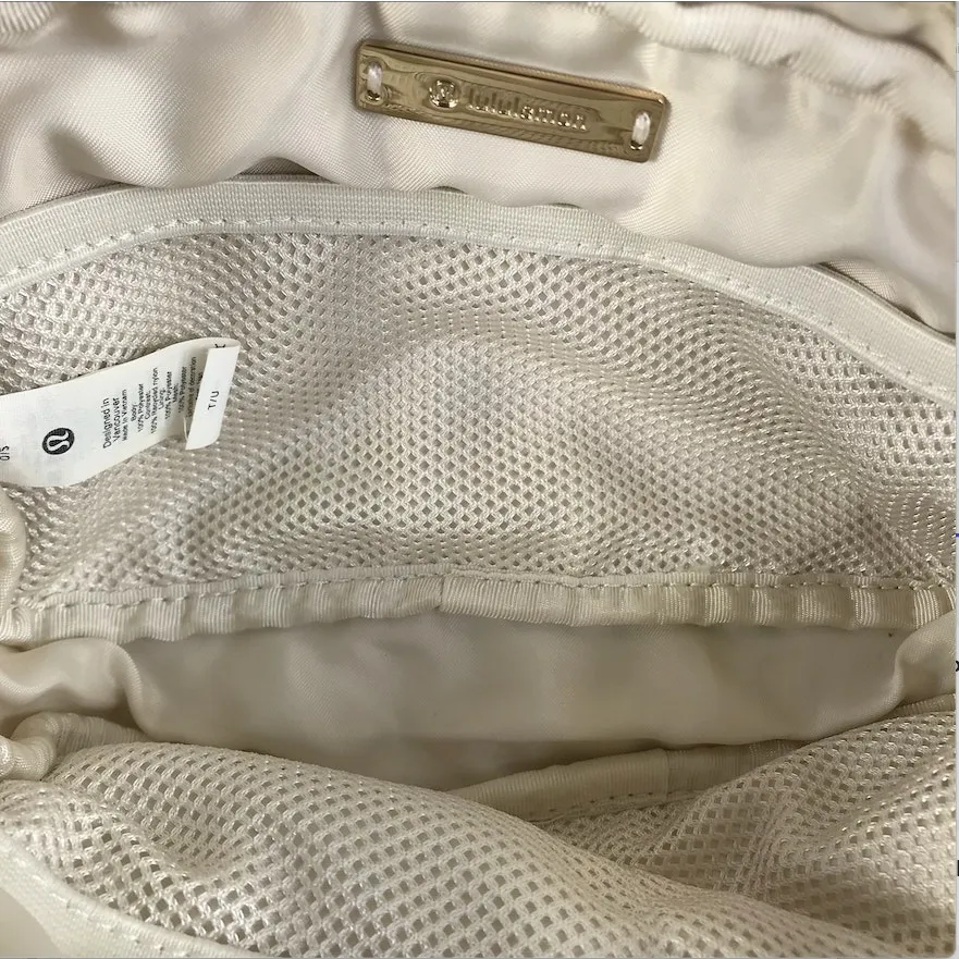 LULULEMON Everywhere Fleece Belt Bag 1L Ivory Everyday Travel Lifestyle Sporty - Image 13