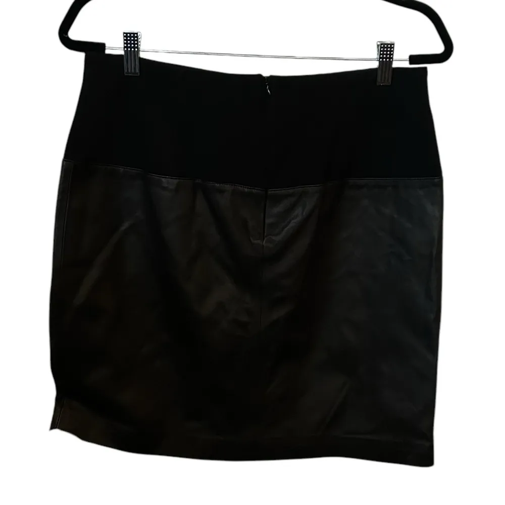 Ann Taylor Black Leather With Stretch Top Panel Size 8 Mini Skirt. - Image 4