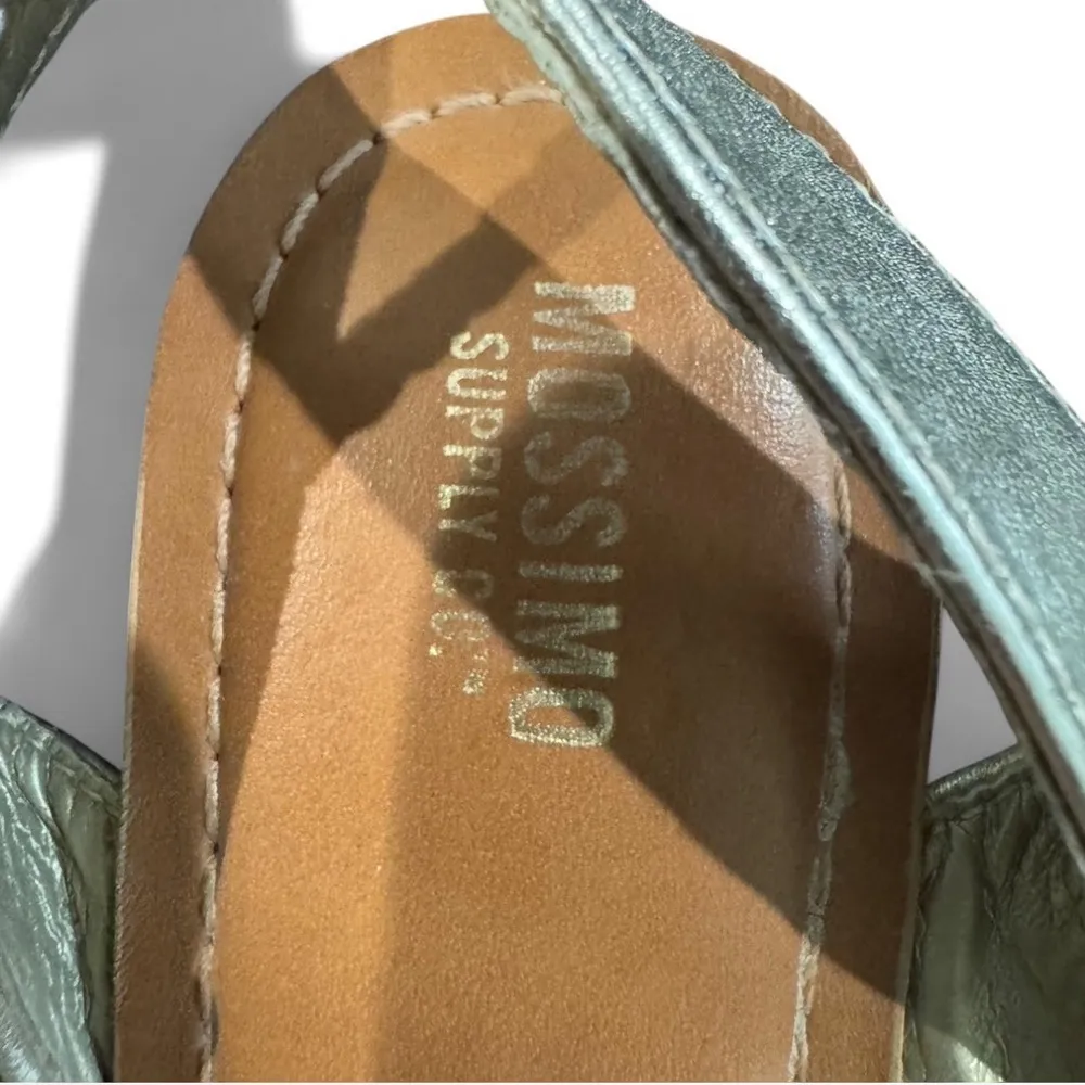 Mossimo Supply Co Silver Gladiator Sandals Size 7.5 - Image 4