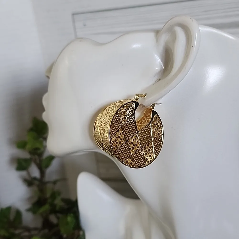 Gold Filled Basket Style Earrings Argyle Design New - Image 3