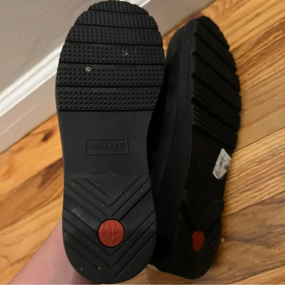 HUNTER Women’s Black Rain Slip On Clogs Size 6 - Image 3