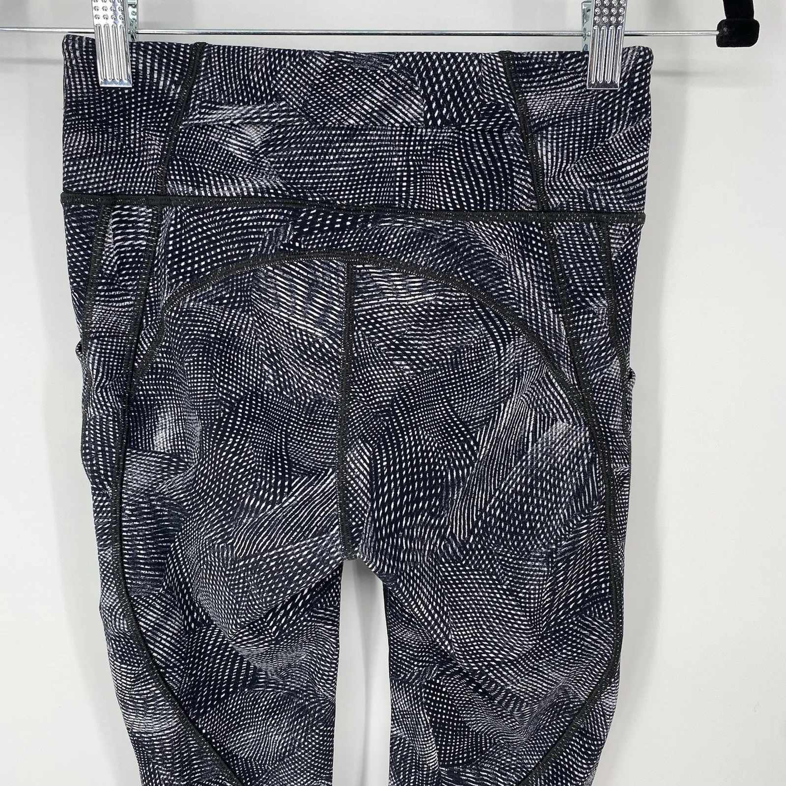 Lululemon Time To Sweat Crop 23" Velocity Mesh Island Mist Black Women's Size 4 - Image 6