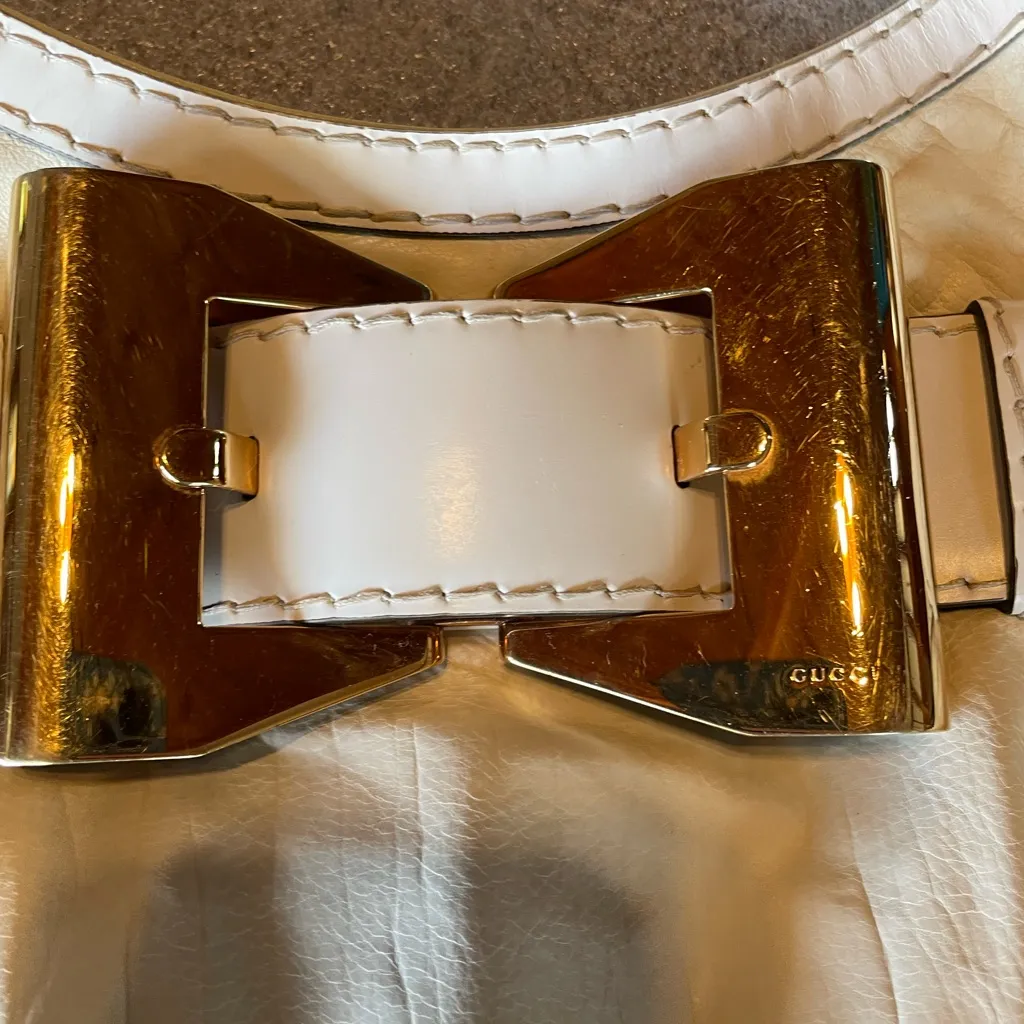 Gucci Cream Leather Shoulder Bag with Gold Accent - Image 2