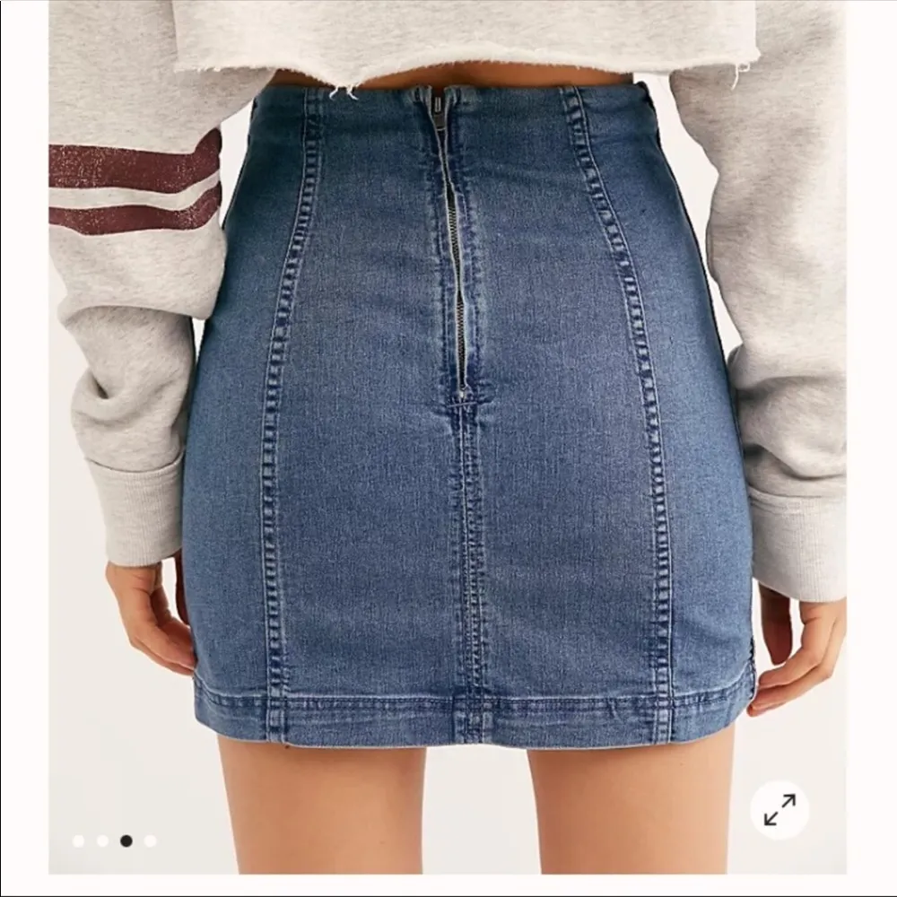Free People Denim Skirt. Size 4. - Image 11