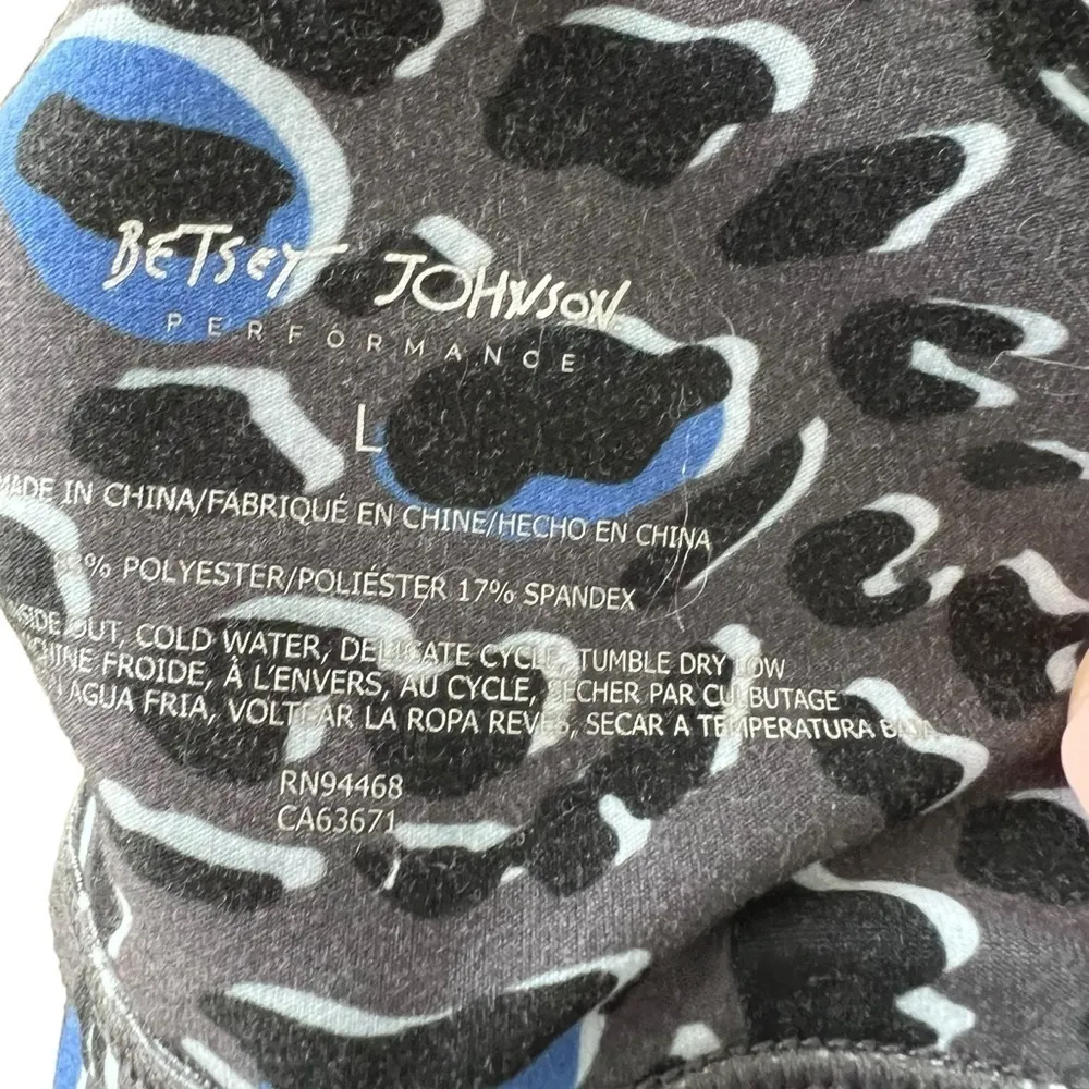 BETSY JOHNSON Glacial Leopard Extended Sports Bra - Image 6