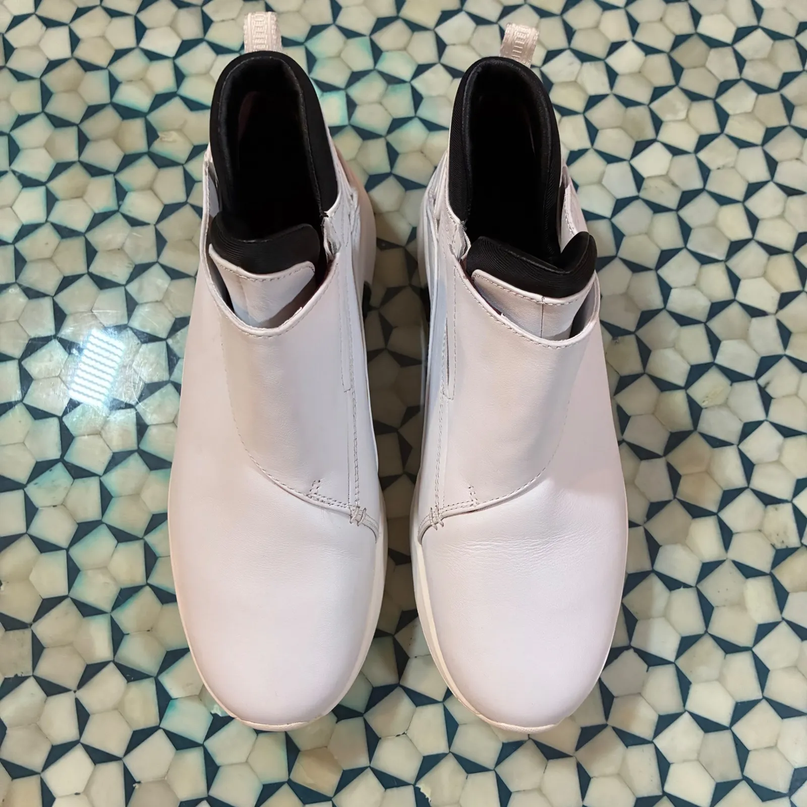 Mark Nason Alta Women's Leather White Slip On Fashion Sneakers Size 8.5 - Image 3