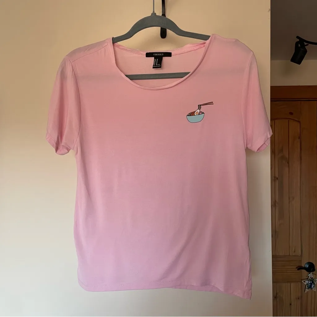 Forever 21 Relaxed Fit Baby Pink Ramen T-Shirt Medium - Image 2