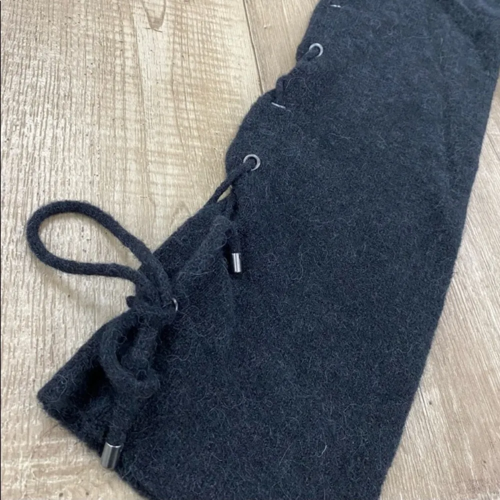 NEW! $228 n:PHILANTHROPY Amy Lace-Up Sleeve Sweater Black Cat Size Small - Image 4